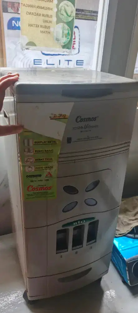 Tempat beras Cosmos 28kg