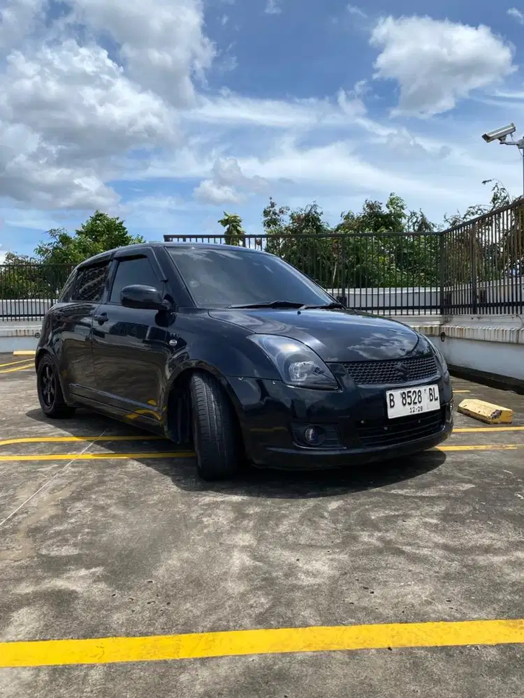 Dijual Suzuki Swift ST 2007