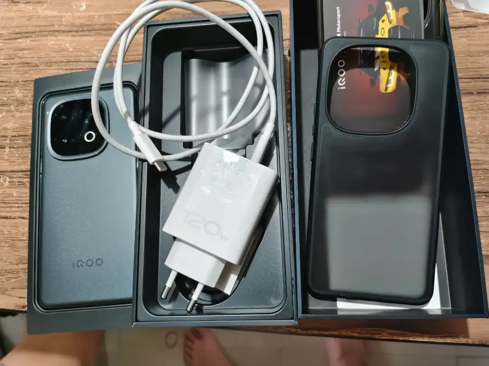 IQOO 13 ram 12/ 256gb warna Alpha garansi resmi Indonesia