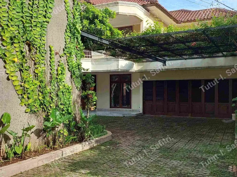 Di SEWAKAN RUMAH / KANTOR dengan KOLAM RENANG di DHARMAWANGSA, Cipete Utara Jaksel (dekat MRT) BEBAS BANJIR