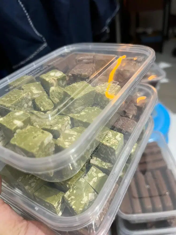 Coklat Pabrikan Silver Quin