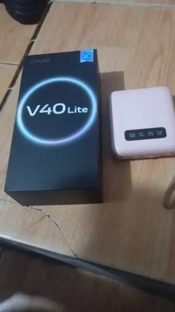 Vivo v40 lite 8/128