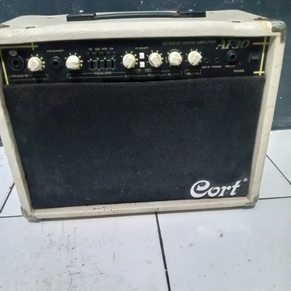 AMPLI GUITAR CORT