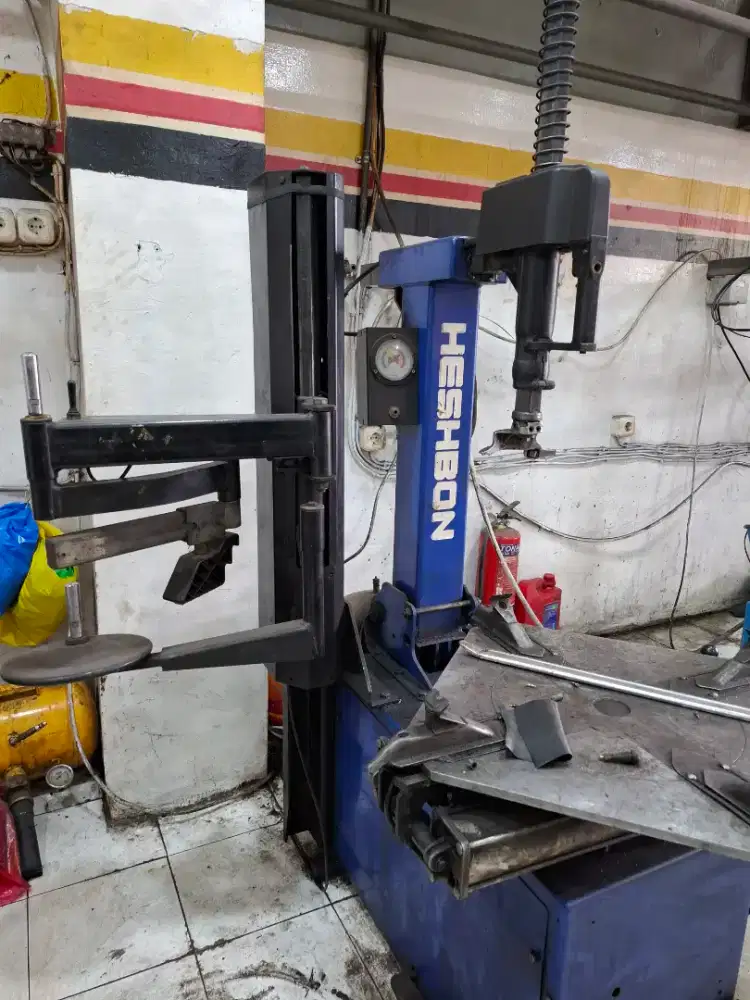 TYRE CHANGER HESBON, CEMB BALANCER MACHINE,  NITROGEN GENERATOR,