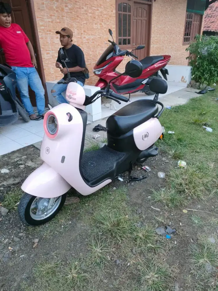 Dijual Cepat motor listrik Merek Aima