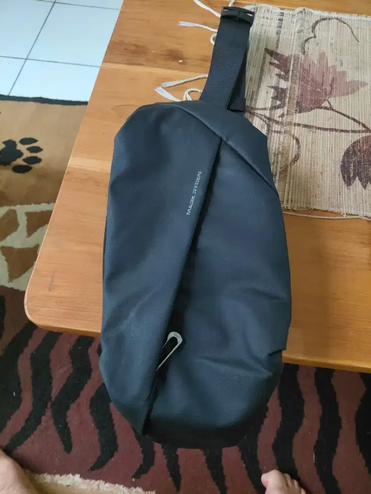 Tas Selempang / Sling Bag Mark Ryden MR5860