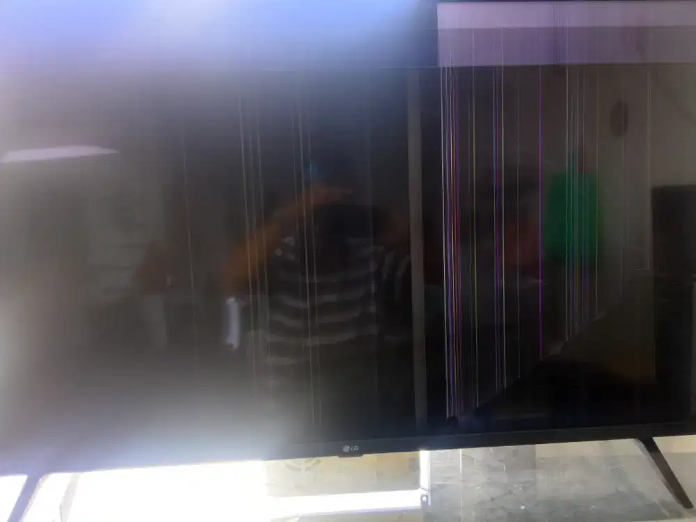 Di jual murah tv layar pecah 43 inch