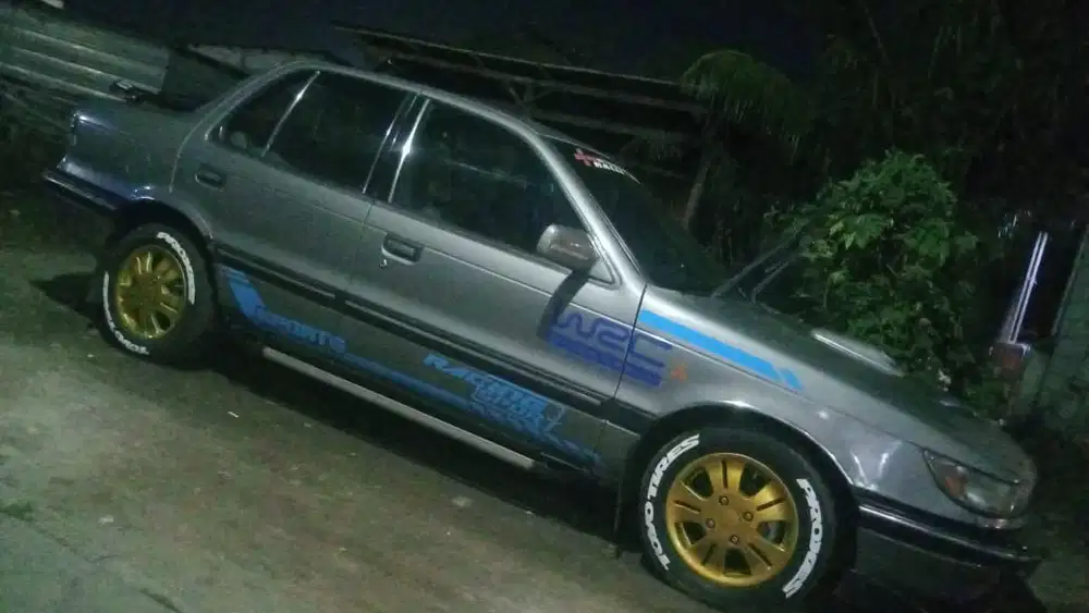 Mitsubishi Lancer 1992 Bensin