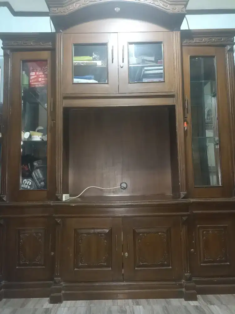 Lemari Jati Pajangan