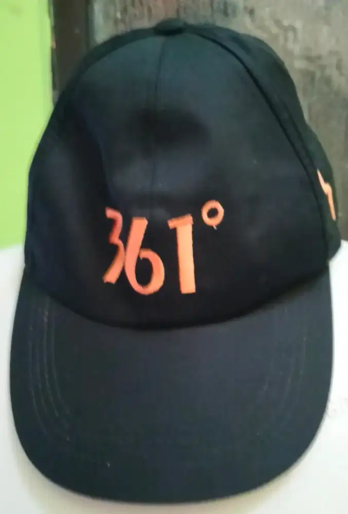 topi /cap
361 degrees
hitam
bisa disetel sesuai
ukuran kepala