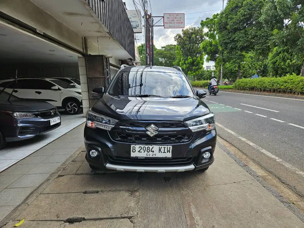 Suzuki XL7 Alpha Hybrid Tahun 2023 Hitam Matic