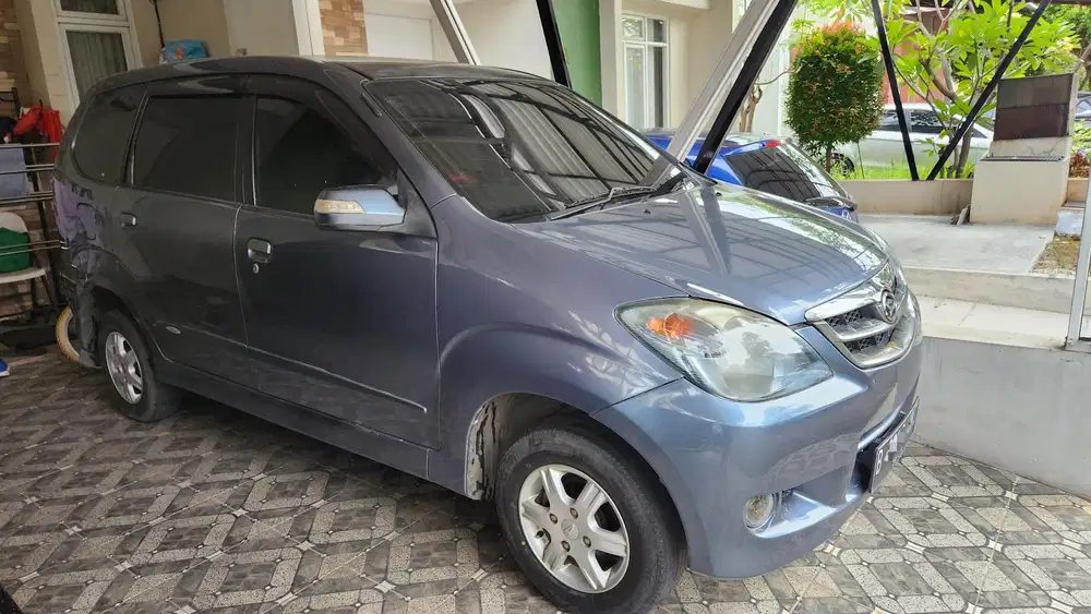 Daihatsu Xenia 2011 Bensin