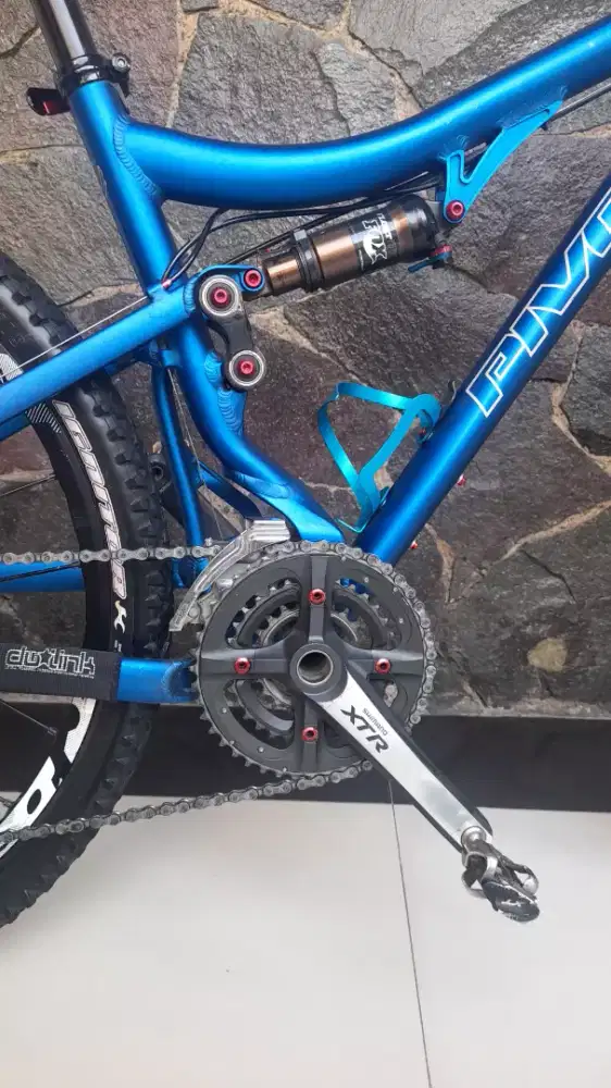 Sepeda MTB pivot mach 4 full bike