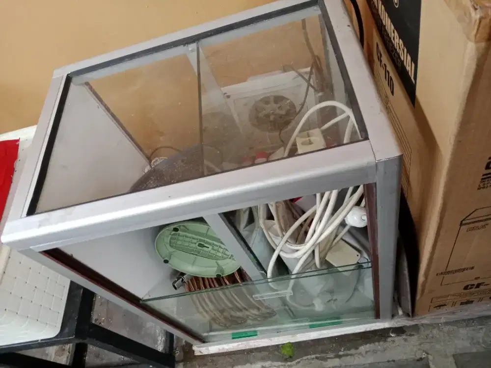 Etalase Display Dagangan