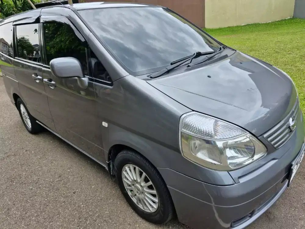 Nissan Serena 2011 abu2 76jt nego Cash Only