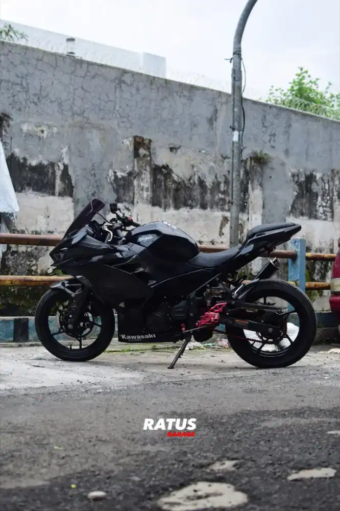 Kawasaki ninja 250 fi hitam 2018 ex pribadi