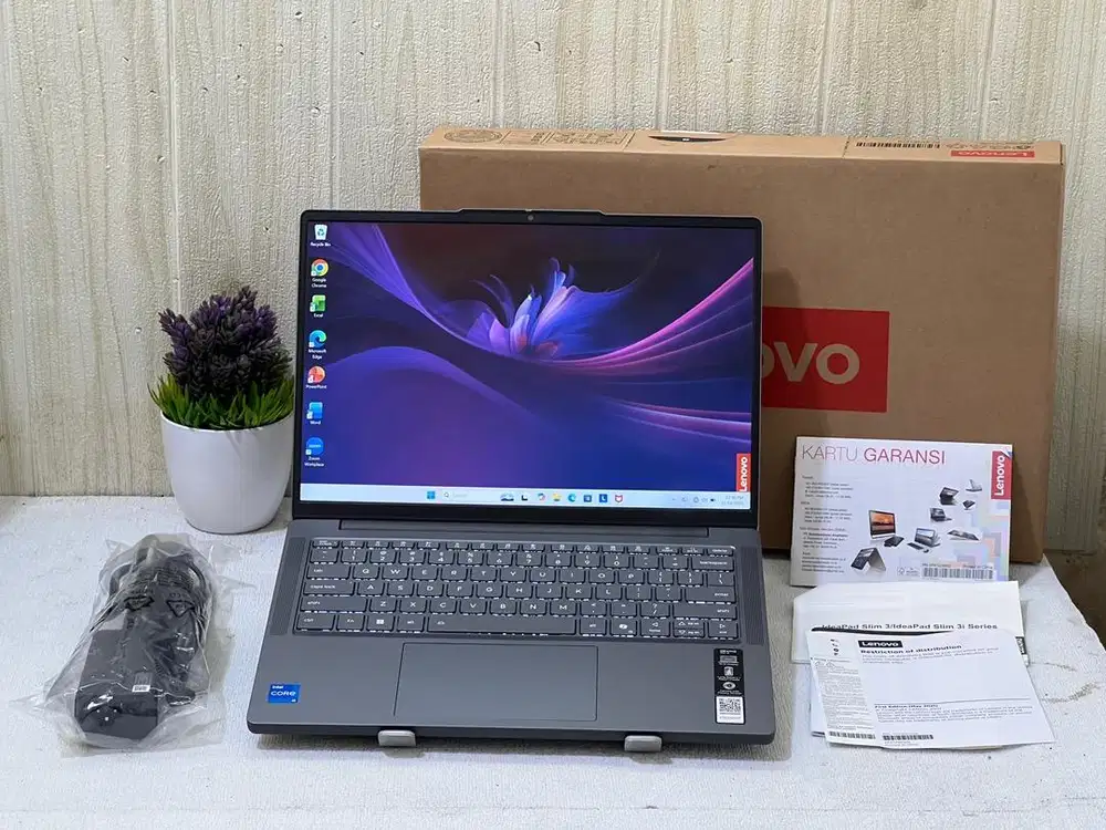 Lenovo Slim 3i i5-13420H Gen 13 RAM 8 SSD 512 Like New Garansi Panjang