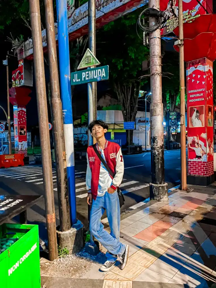 Mencari lowongan pekerjaan, usia 25 tahun.