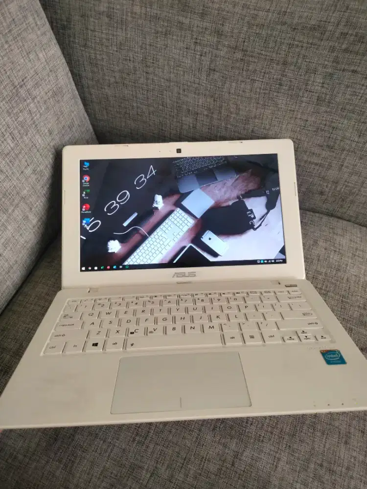Laptop Asus X200MA