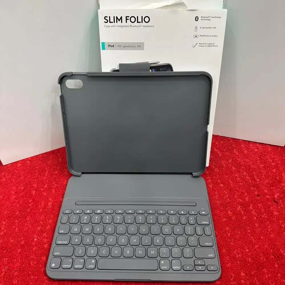 Logitech Slim Folio Keyboard Case