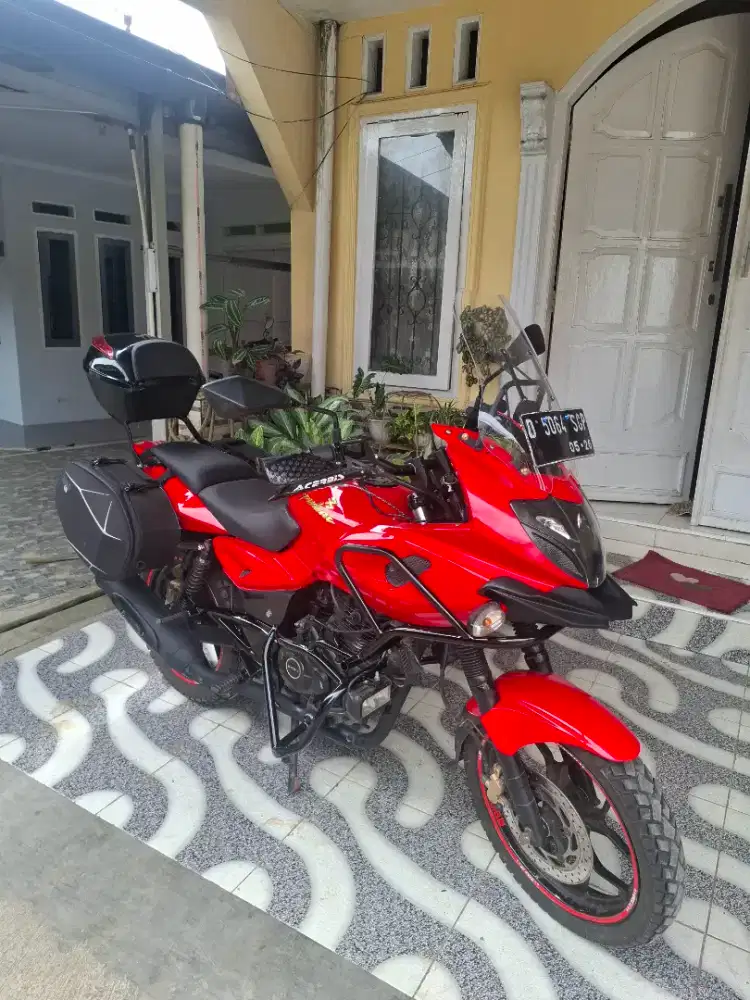 Bajaj Pulsar 220cc Red