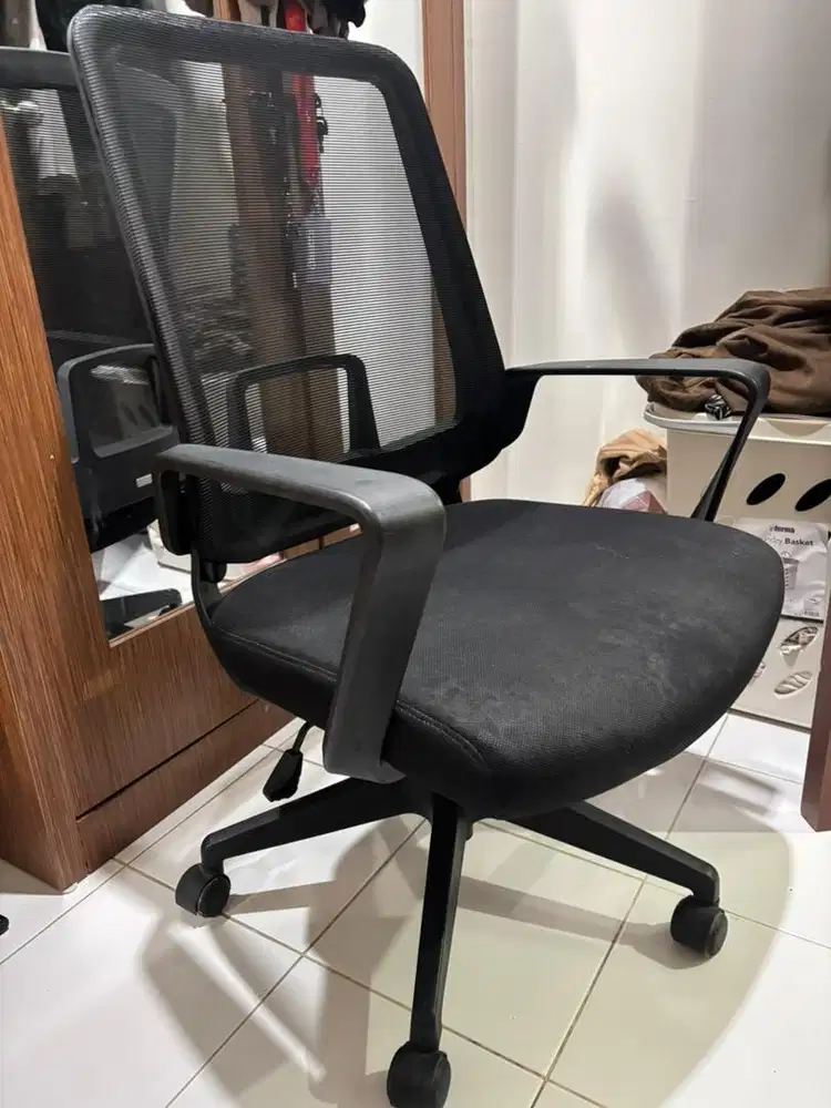 Kursi Kantor Sandaran Mesh Jaring Hitam