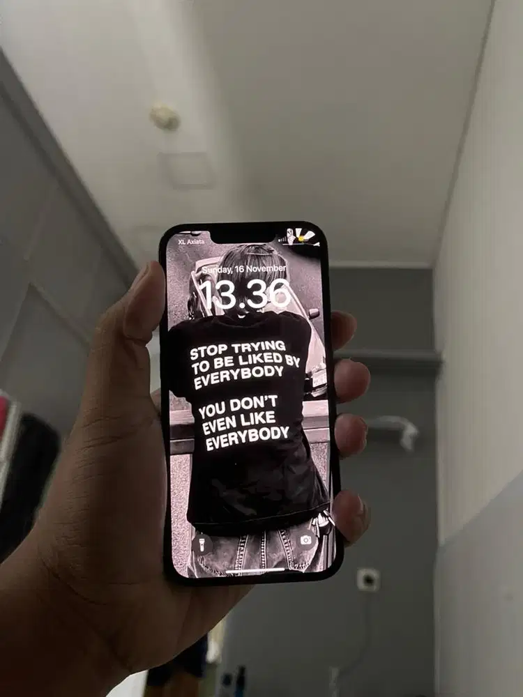 13 128GB MN GREEN BUTUH UANG