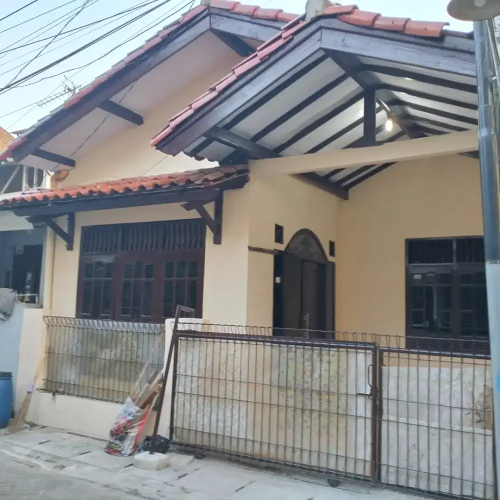 Disewakan rumah dekat Graha Raya