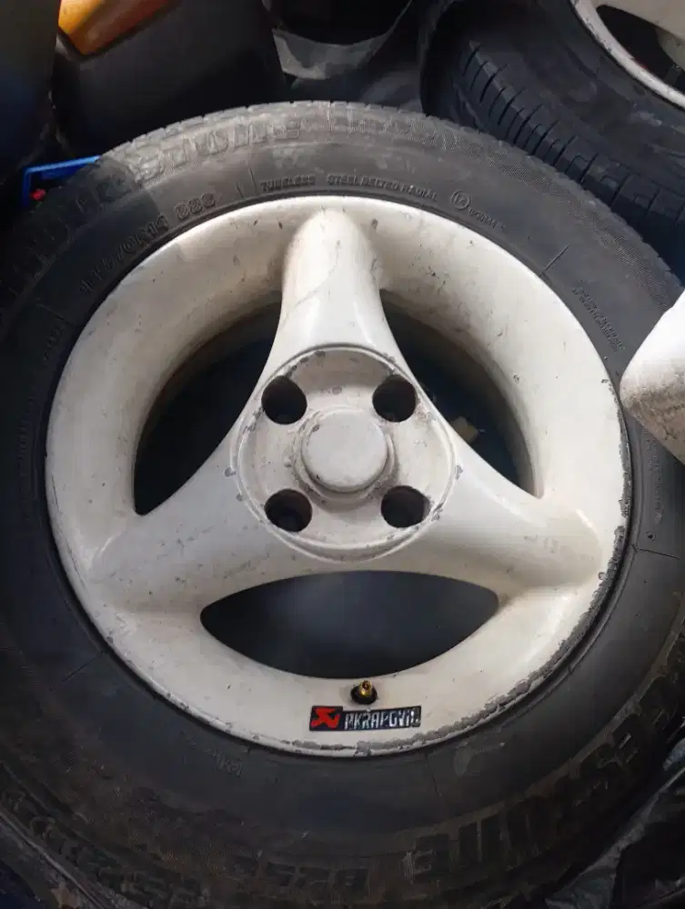 Velg Racing R14 Pcd 114