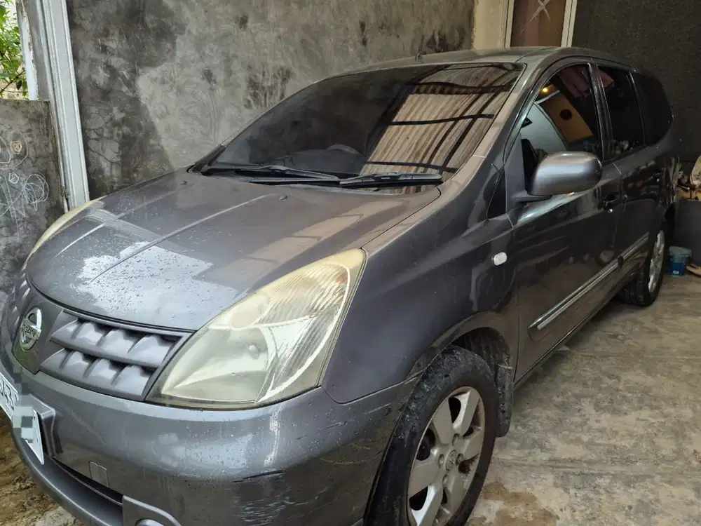 Nissan Grand livina 2010 Bensin
