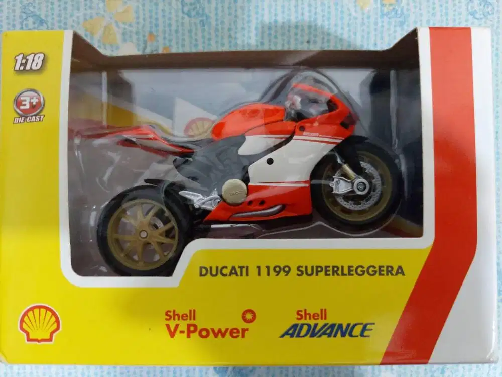 DIECAST DUCATI 1199 SUPERLEGGERA SKALA 18 BBURAGO SHELL