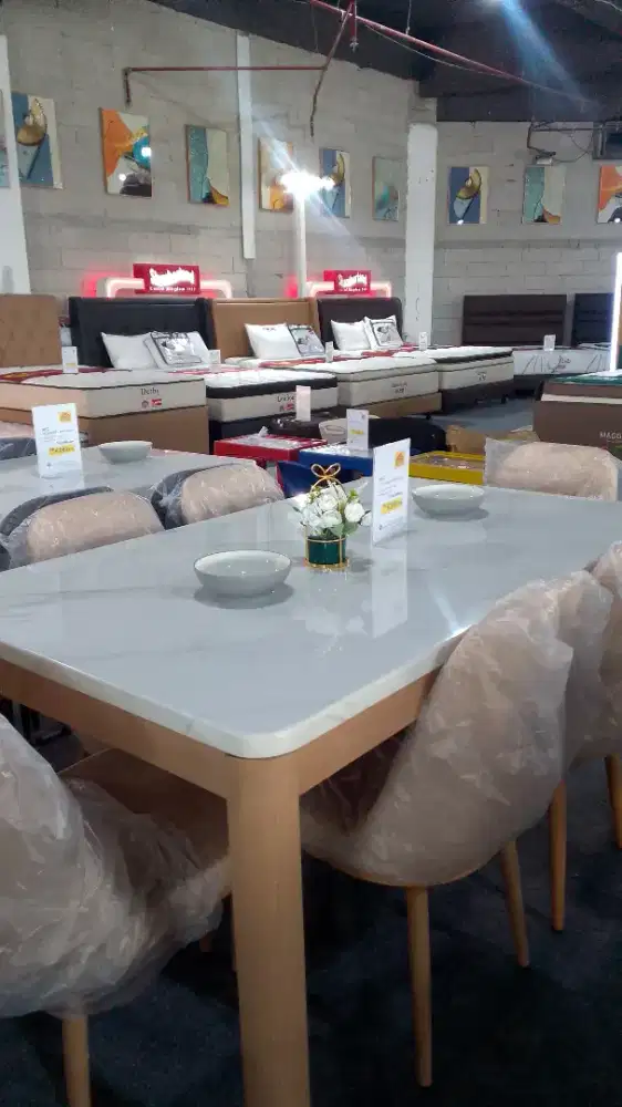 Cicilan meja makan 6 kursi mulai dari 300 ribuan dengan home credit