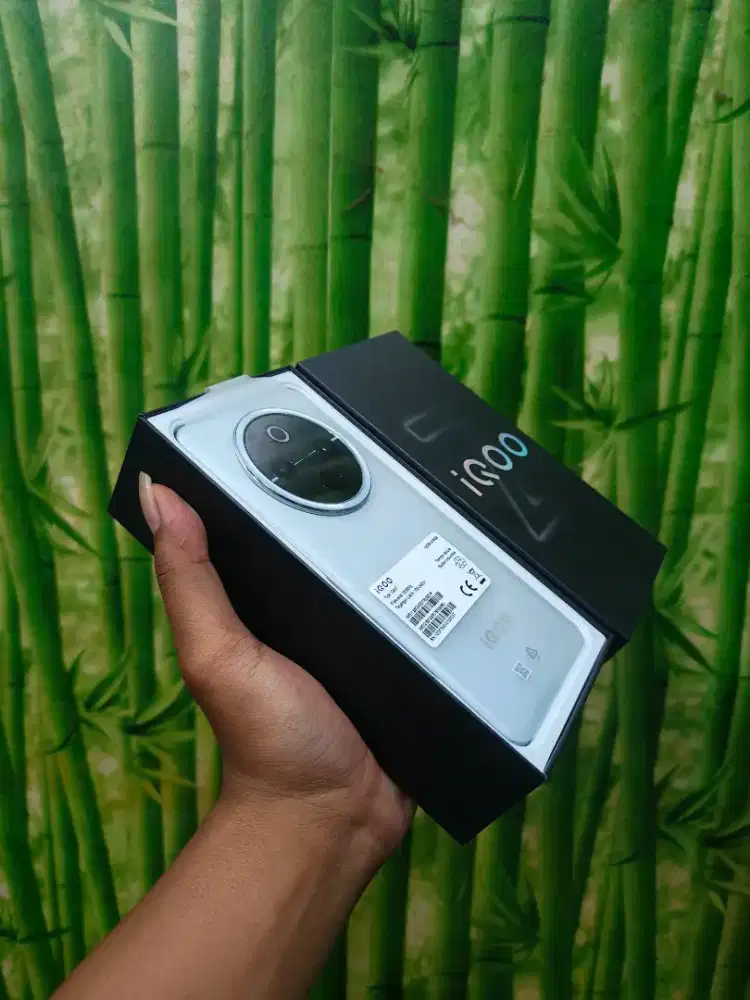 iQoo Z10 12/256 Lengkap Original No Minus Garansi Resmi Panjang