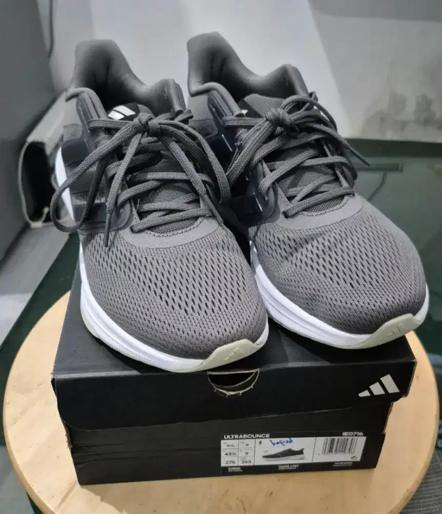 Sepatu adidas ultraBounce  Original size 43,5