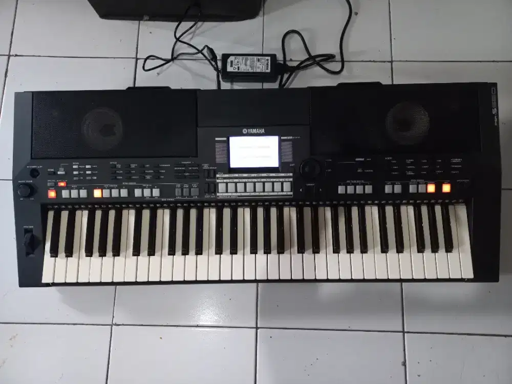 Keyboard merk yamaha PSR S550 mulus like new