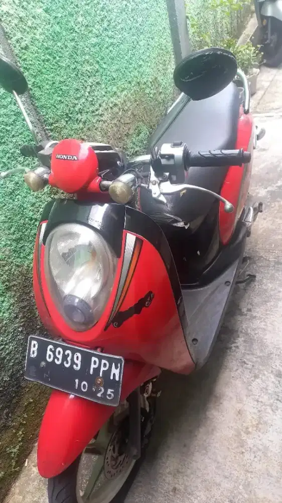 Di jual motor scoopy 2010 pajak mati tahun ini