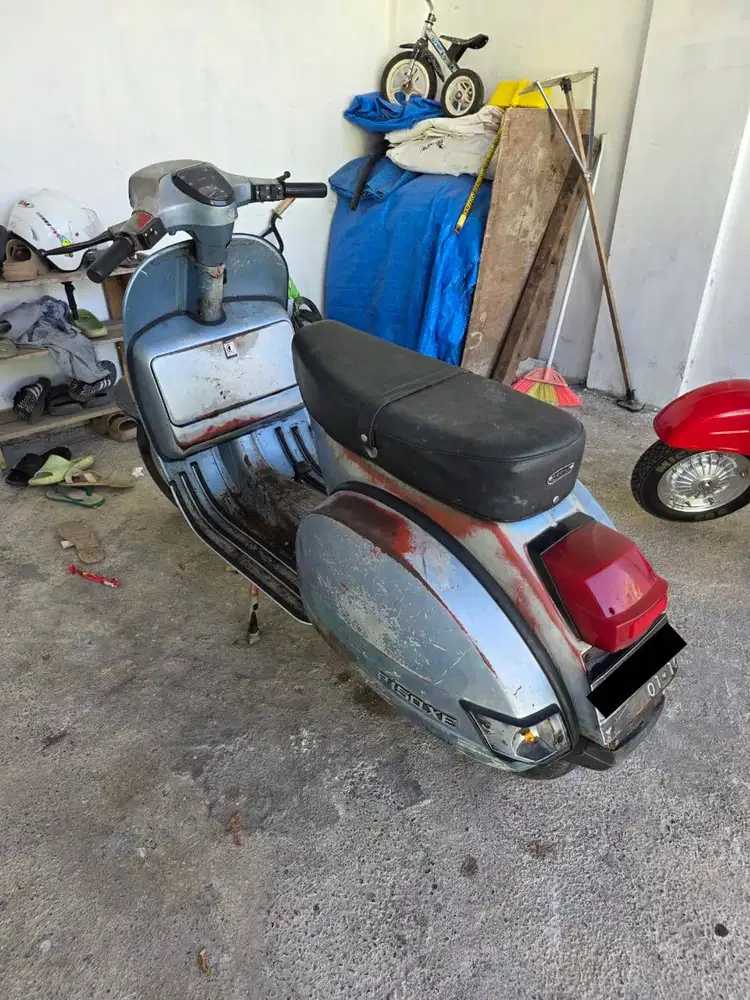 Vespa Exclusive 2 Cat Original Full Paper