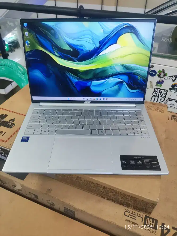 Acer Swift SFL16-51M 16inc WUXGA Core Ultra 7 155u Ram 16GB SSD 512GB