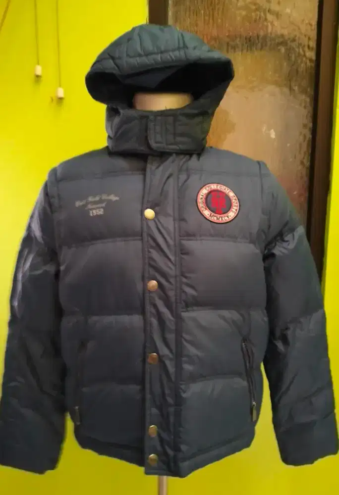 jacket remaja/dewasa
C & A
 Eropa
 sangat tebal
biru Dongker LD 110