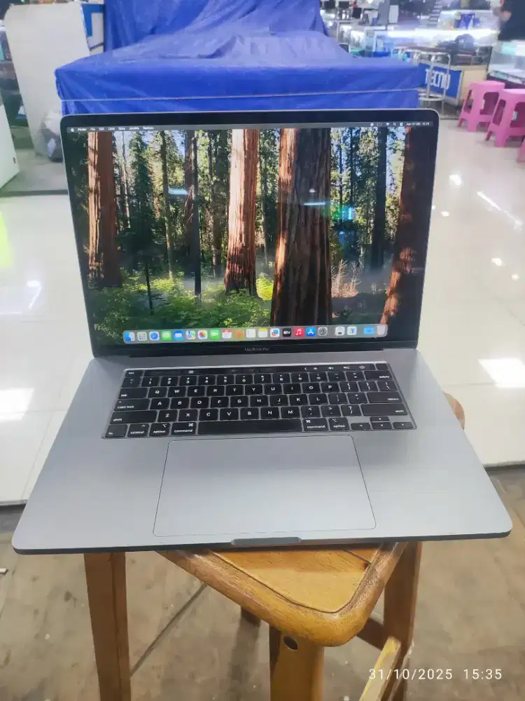 Macbook Pro Touchbar 15inc 2019 Core i9 Ram 32GB SSD 1TB