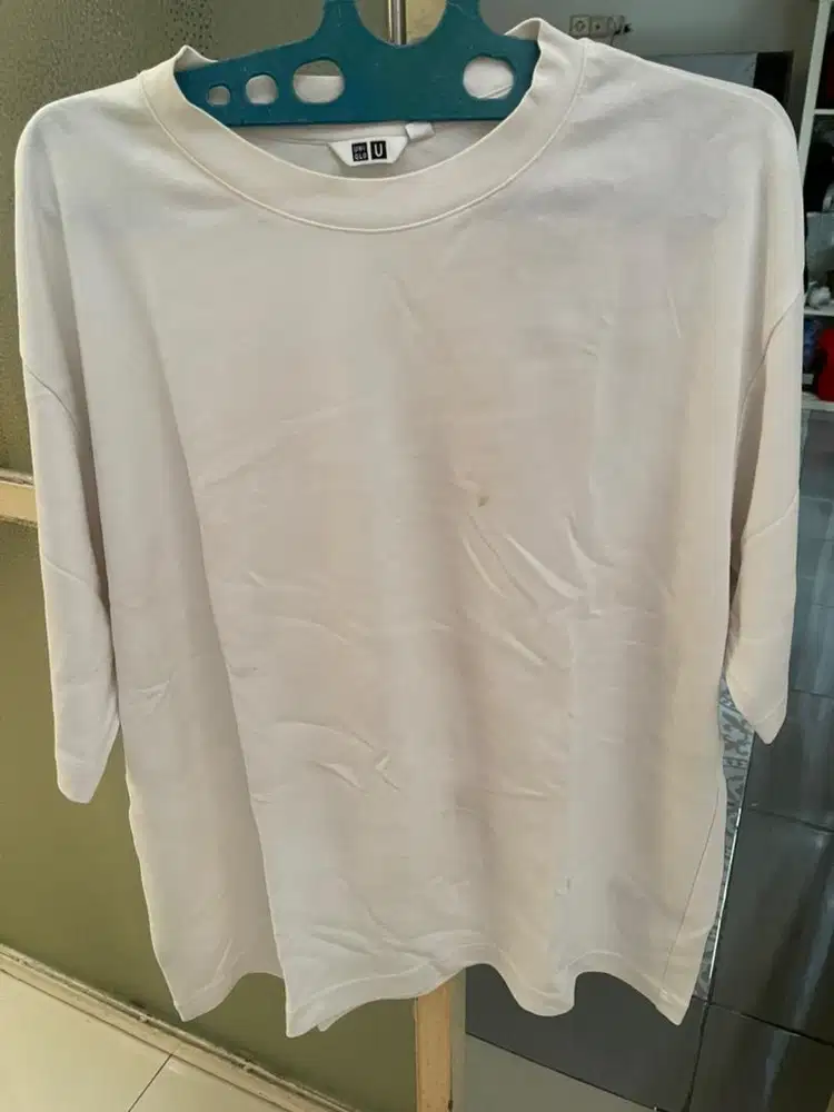 Uniqlo masih cakep y asli nya