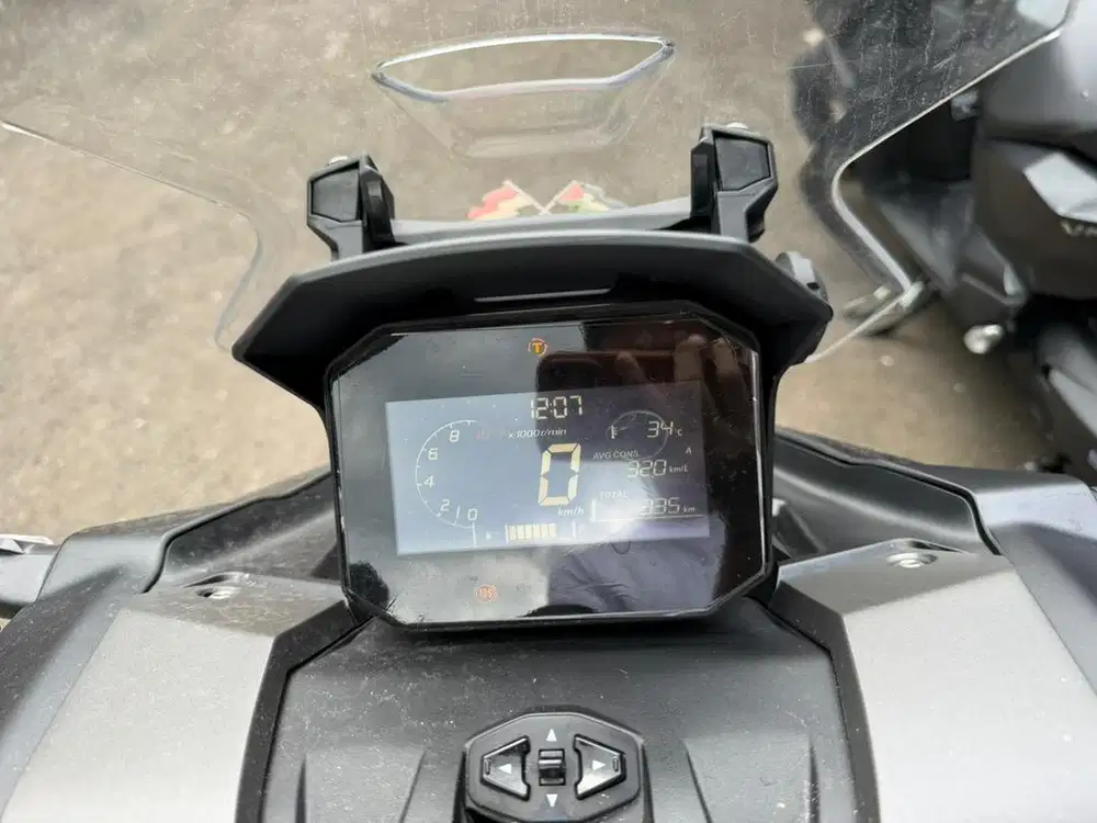 Di jual motor ADV 160 ABS 2024