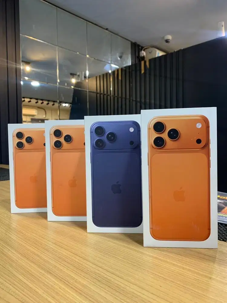 Iphone 17 Promax Silver dan Cosmic Orange 256/512GB BNIB