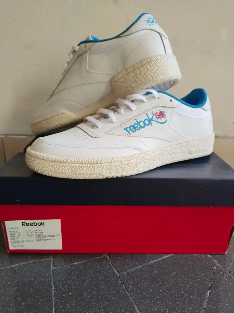 Jual sneaker ga terpakai