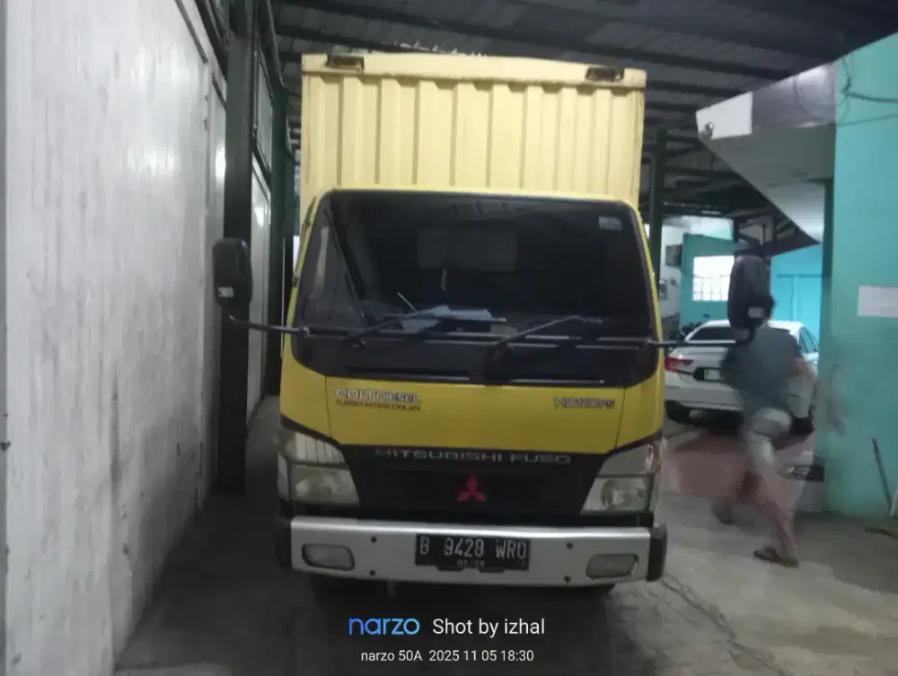 Mencari pekerjaan driver mobil box