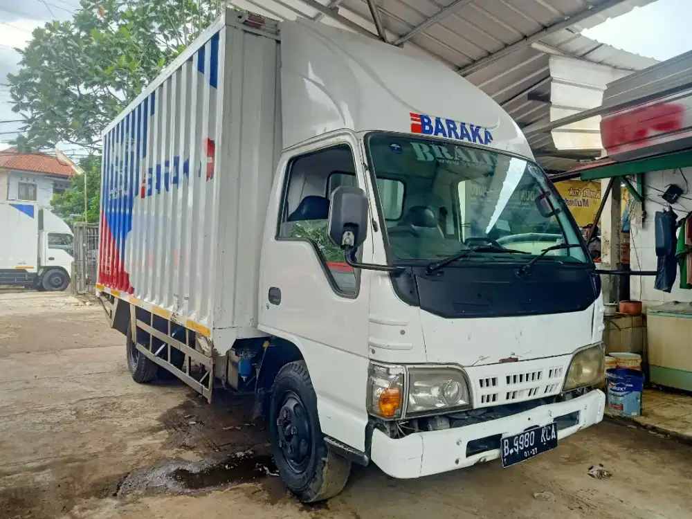 Isuzu elf nkr 71 125ps thn 2012