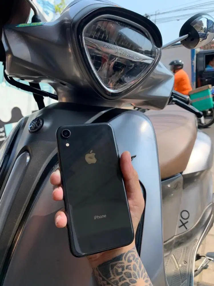 IPHONE XR 64GB BLACK BEA CUKAI IMEI 1 & 2 TERDAFTAR BISA ESIM FULLSETT