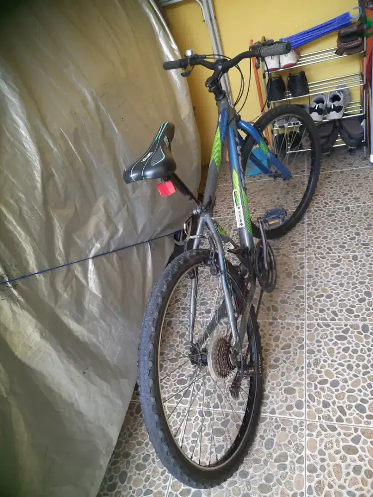 Sepeda gunung ban 25 x 1.90