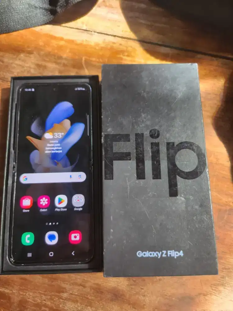 Samsung z flip 4 ram 8 /128 resmi fullset