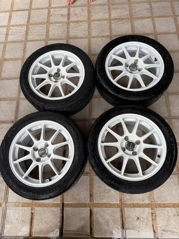 BAN CHAMPIRO VELG WEDS